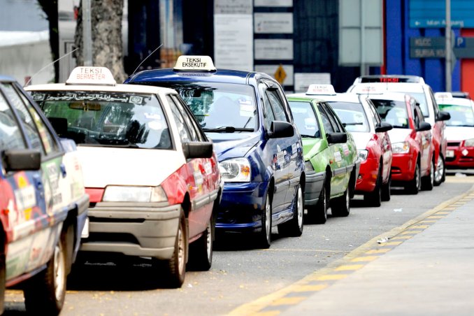 Xe taxi là phương tiện di chuyển nhanh chóng và tiện lợi tại Malaysia