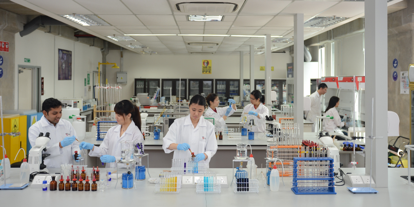 Cơ sở vật chất xịn sò tạo điều kiện cho sinh viên được thực nghiệm ngành học của mình